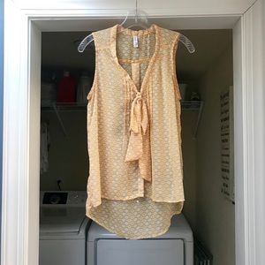 ❤️ Medium Sleeveless Yellow and White Blouse